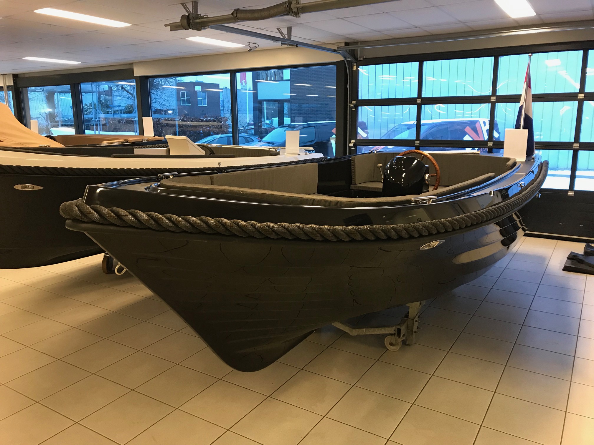 Verano 595 Tender